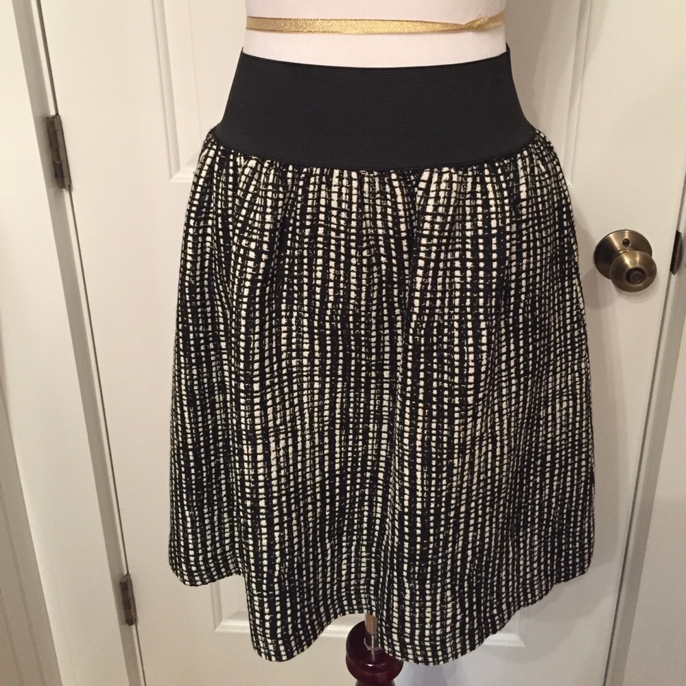 HELENE BERMAN SKIRT MINI FULL BLACK WHITE WIDE WAIST BAND Size S LONDON